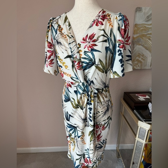 Zara basic knot satin floral dress with flutter sleeve. Sized zip sz L - Picture 12 of 12